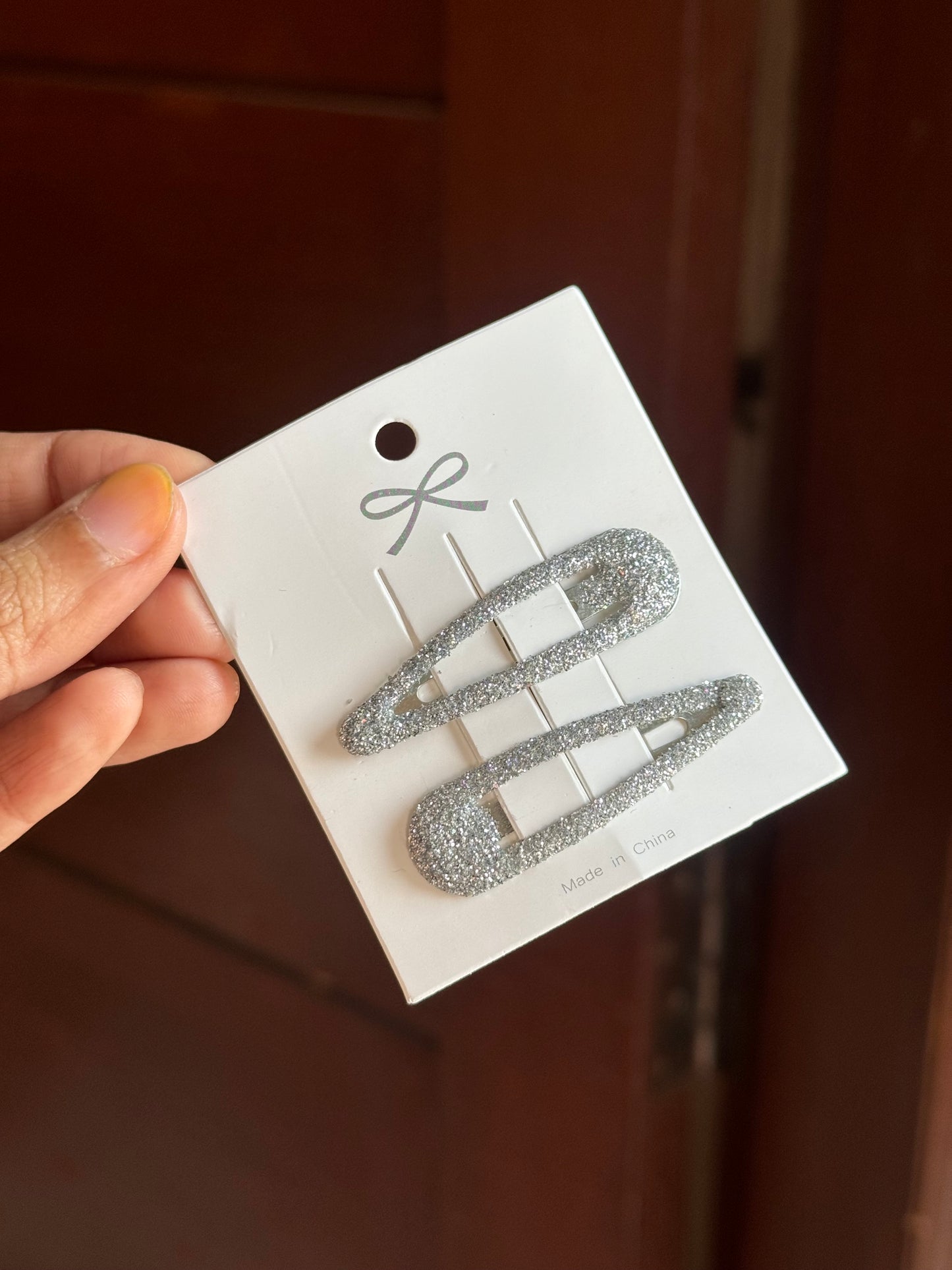 B215 SHINY HAIR PIN PAIR