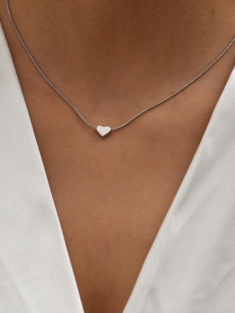 A61 SILVER HEART NECKLACE