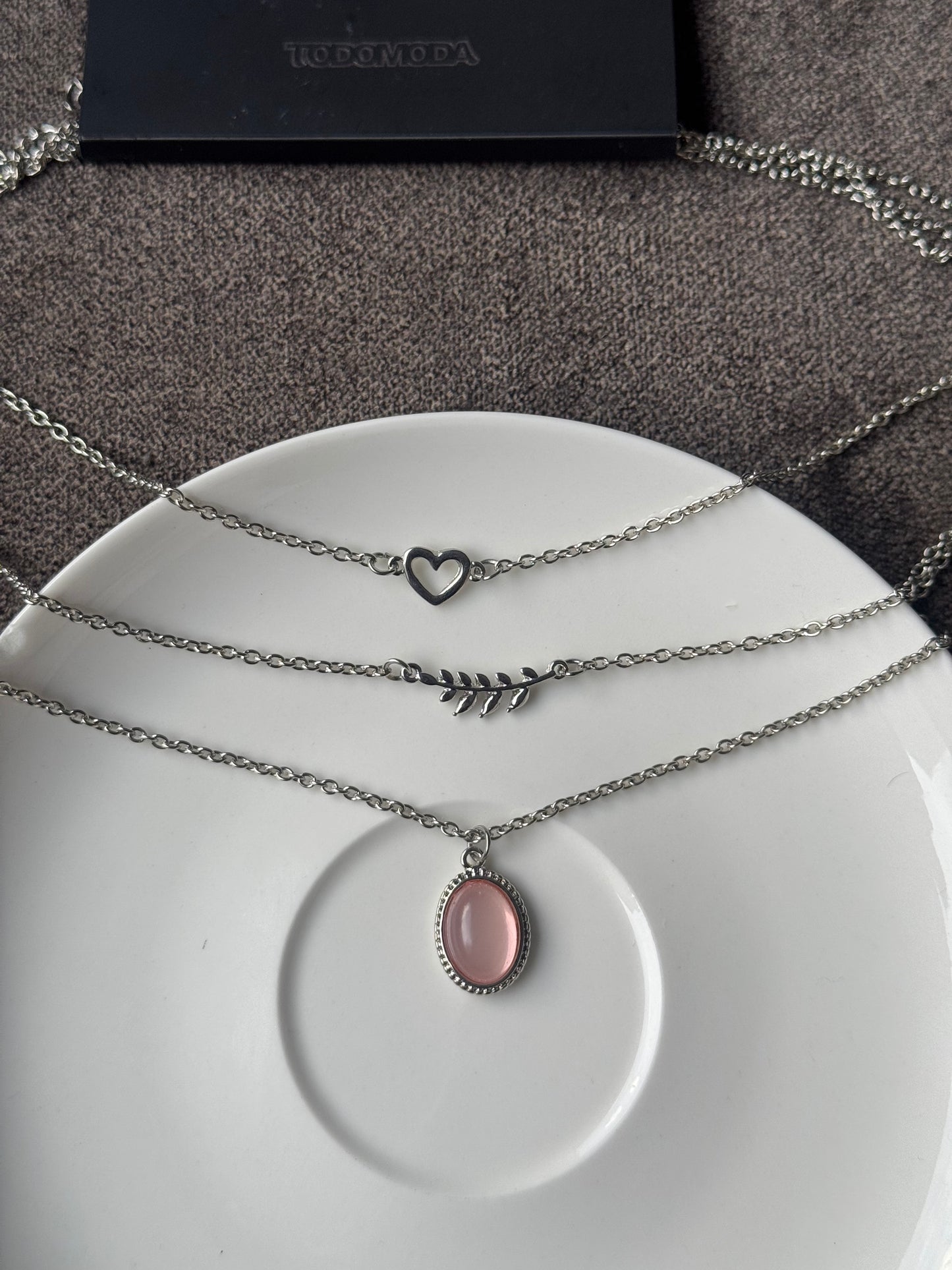 B19 TRIPLE LAYERED NECKLACE