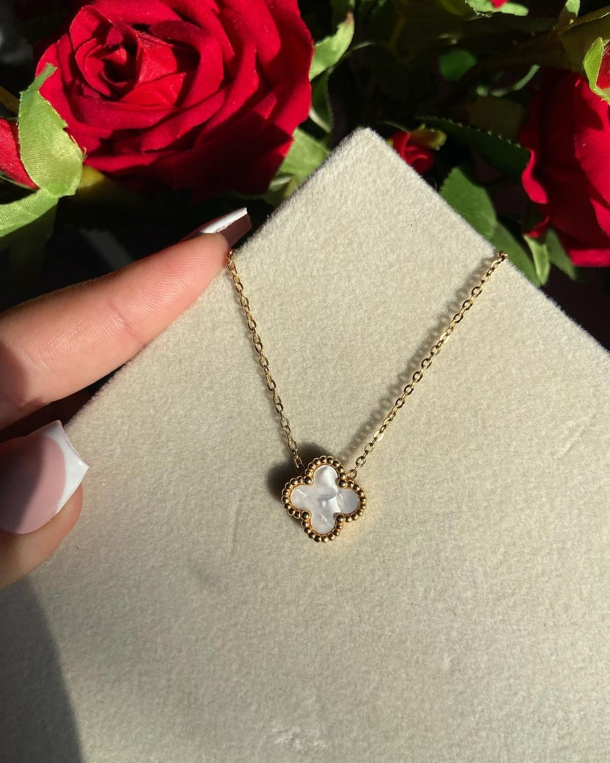 CLOVER NECKLACE