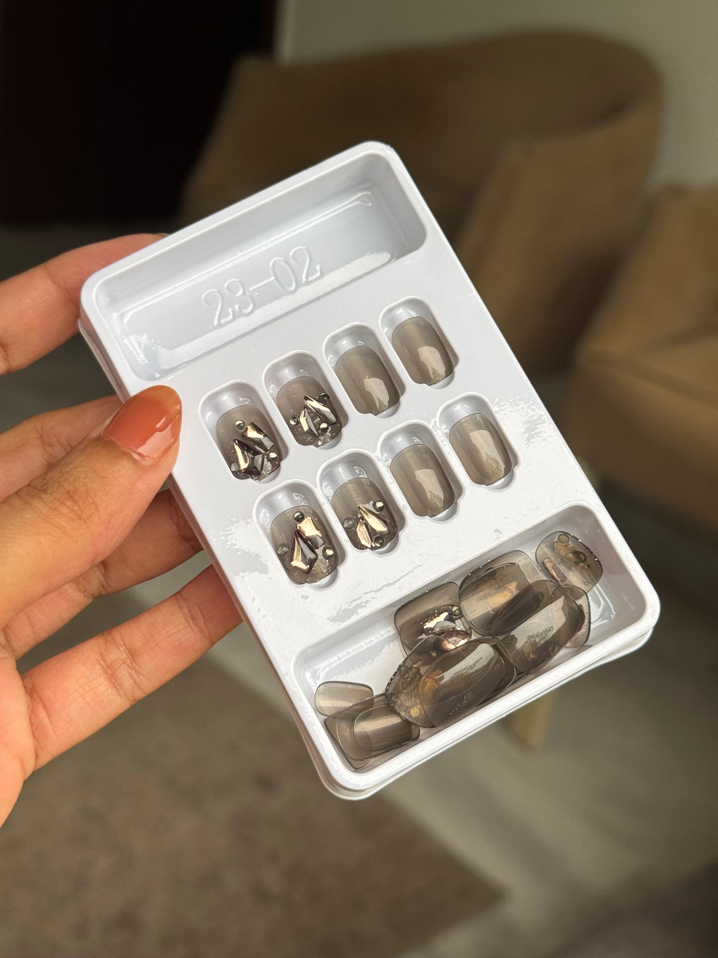 N2 GREY FANCY NAIL SET