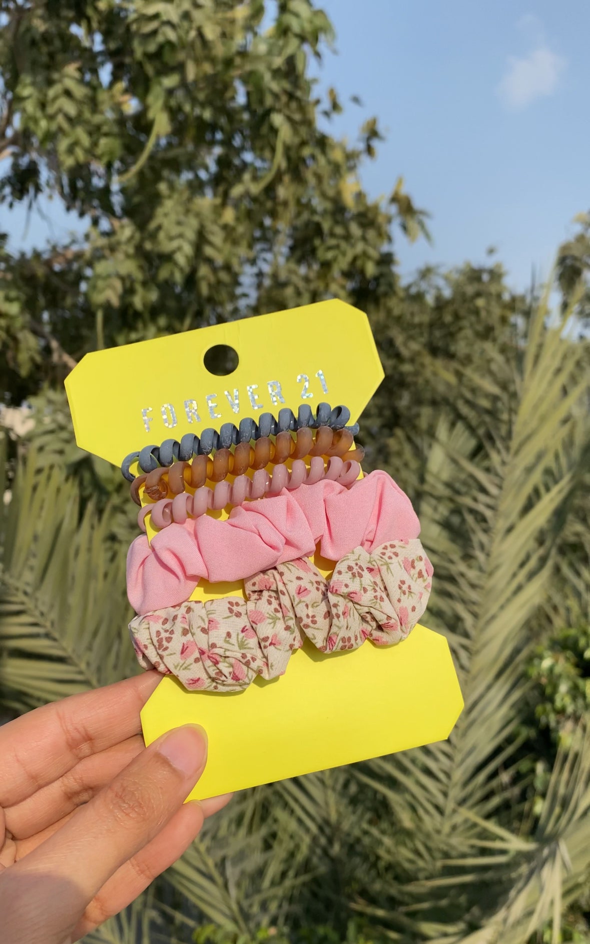 A128 FOREVER 21 SCRUNCHIE SET