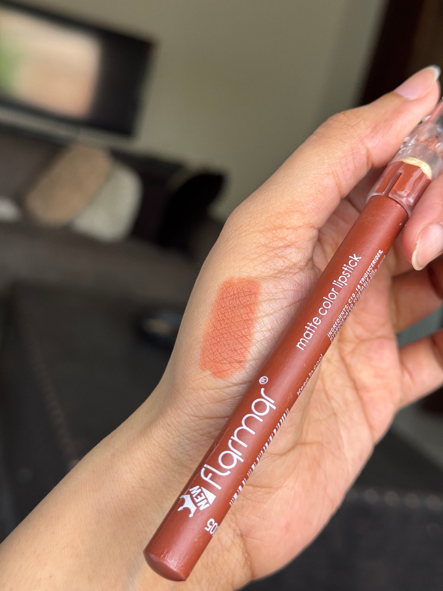 NO 5 FLORMAR LIP LINER