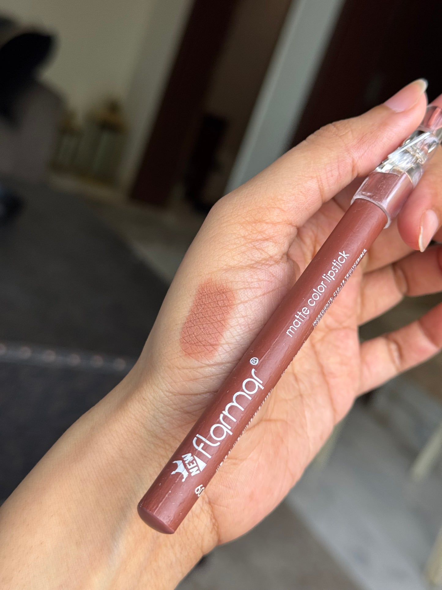 NO 9 FLORMAR LIP LINER