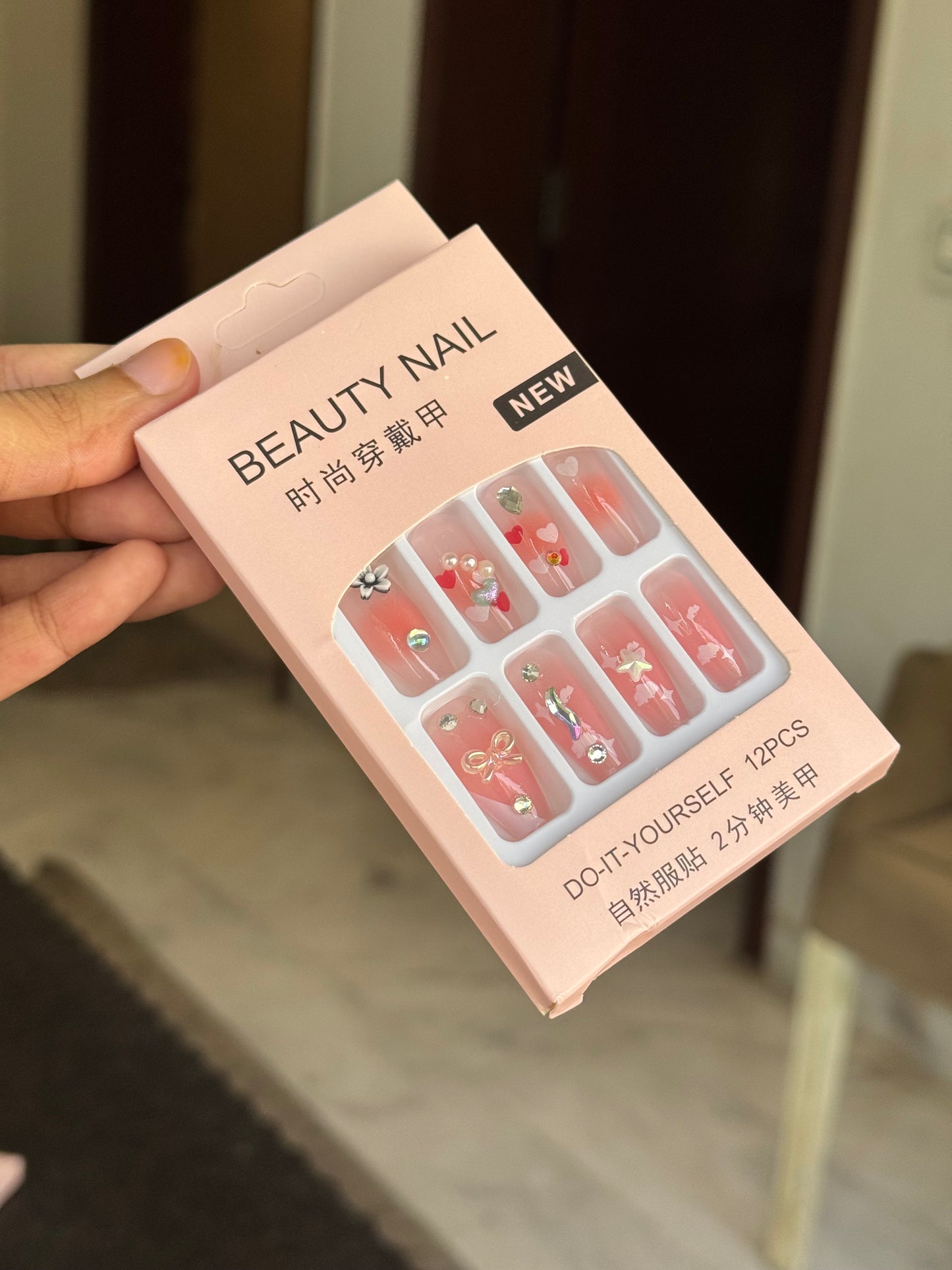 B180 ACRYLIC NAILS (12 PIECES)