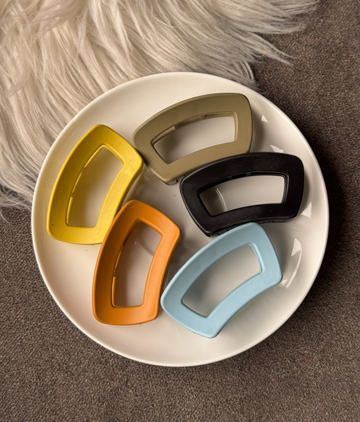 C241 HAIR CLAW