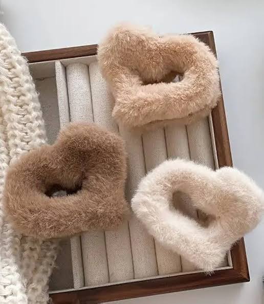FUR HEART HAIR CLAWS