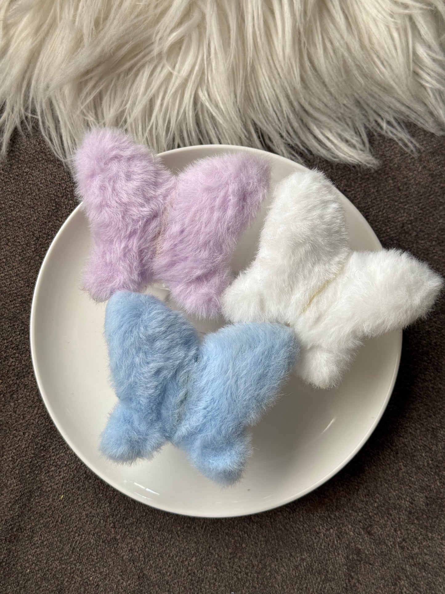 A161 BUTTERFLY FUR HAIR CLAW