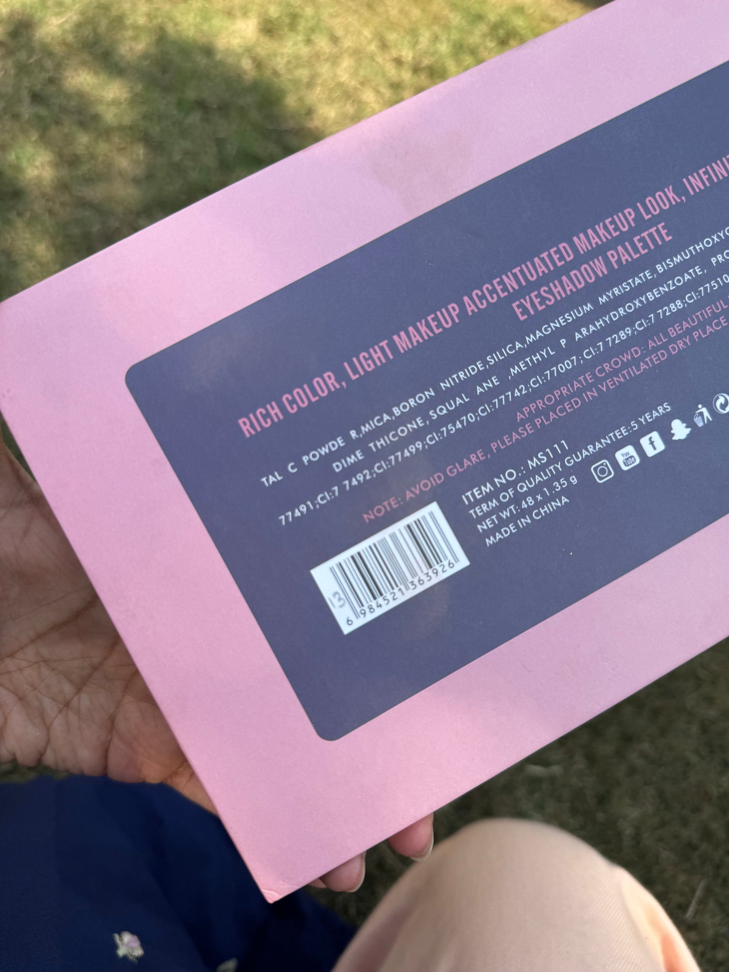 13 MERMAID GLITTER EYESHADOW PALETTE