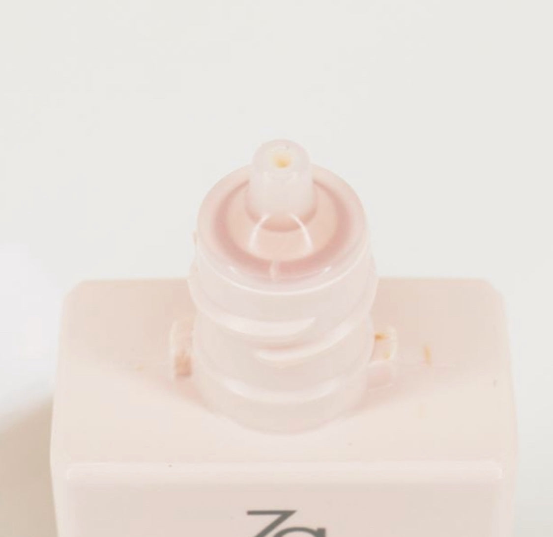 (D) ZA BASE BYE BYE SHINE PORE MINIMISING SUNSCREEN + PRIMER