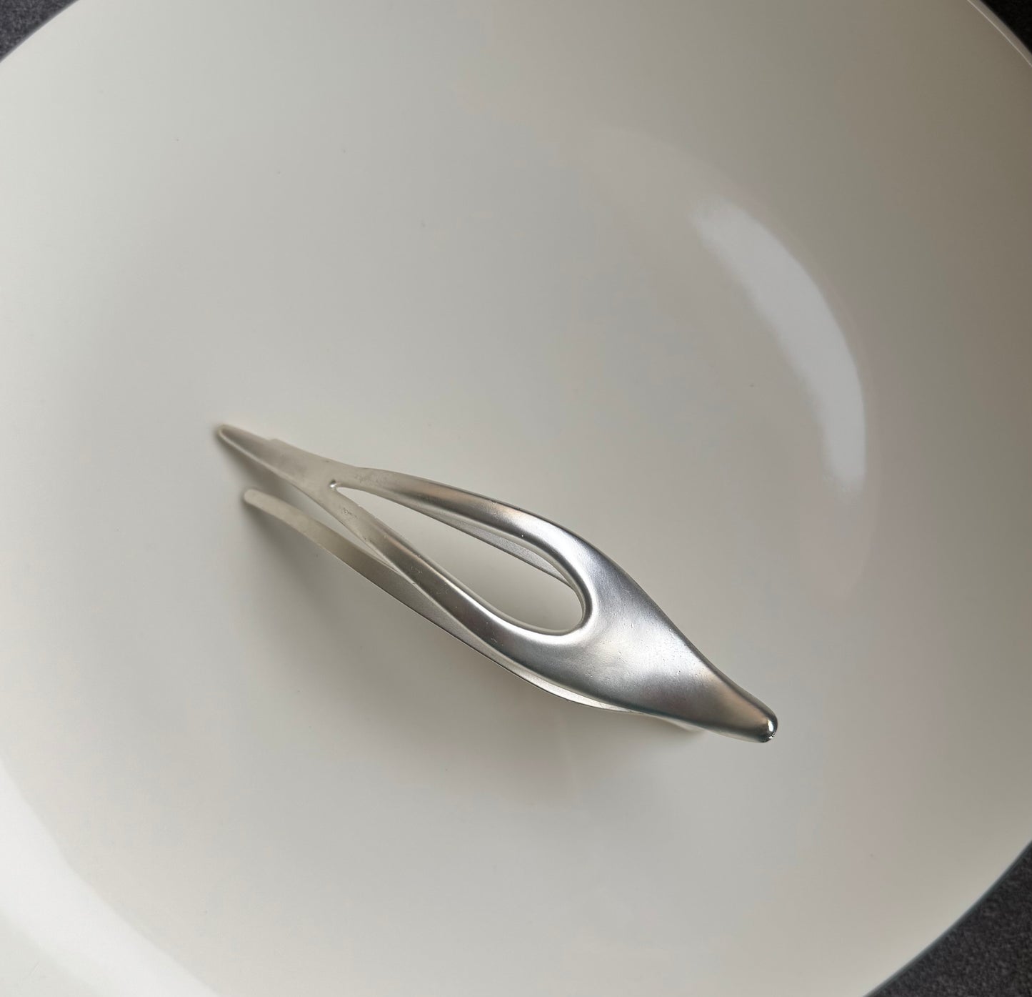 G59 SILVER GREY METAL HAIR CLAW