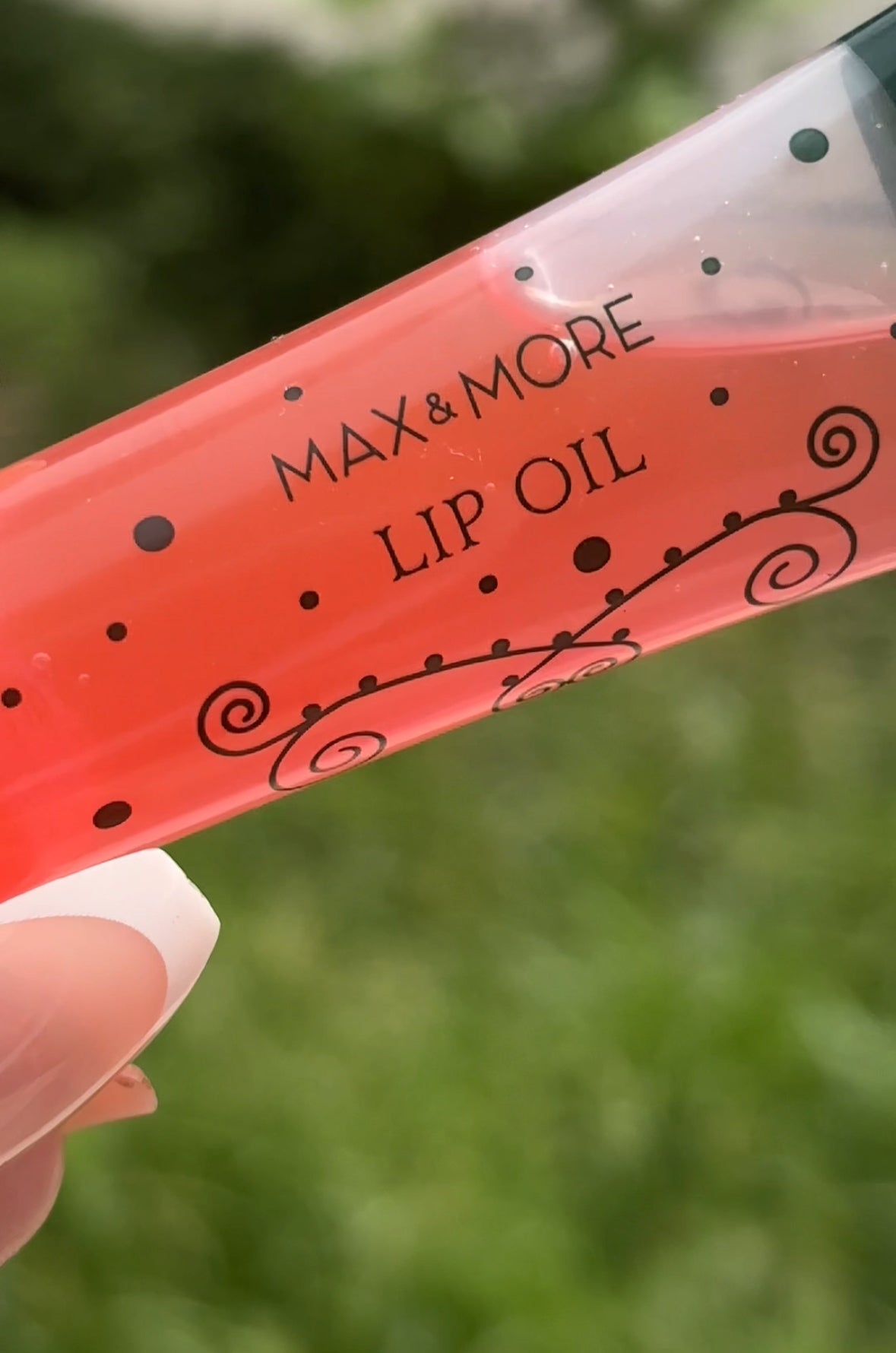 MAX AND MORE LIP OIL