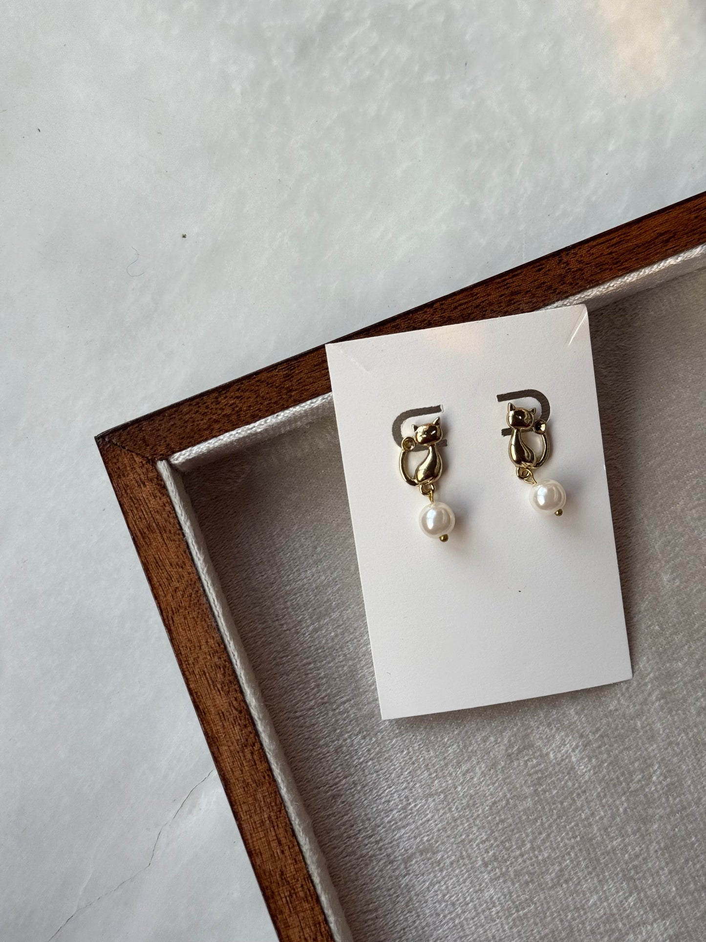 D133 CAT EARRINGS
