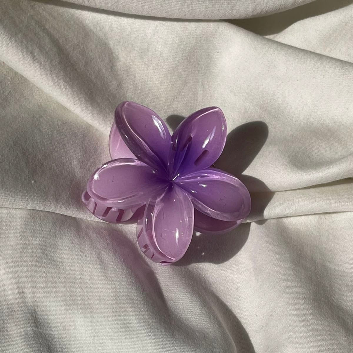 FLOWER HAIR CLAW