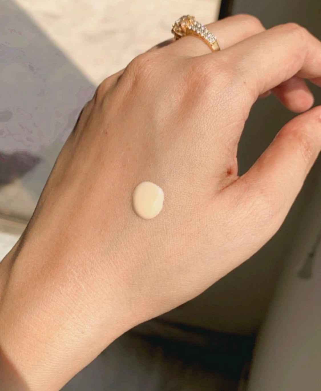 (D) ZA BASE BYE BYE SHINE PORE MINIMISING SUNSCREEN + PRIMER