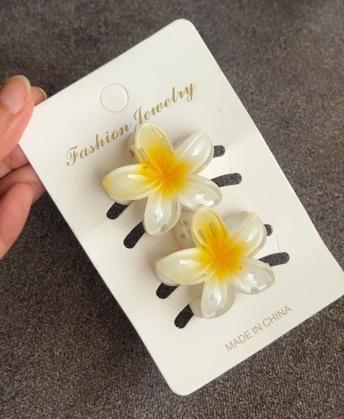 YELLOW AND WHITE SMALL FLOWER HAIR CLAW SET