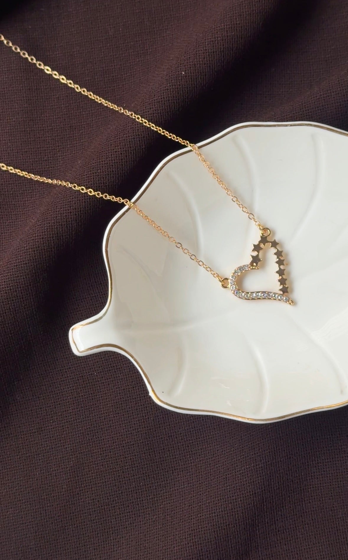 E134 HEART NECKLACE