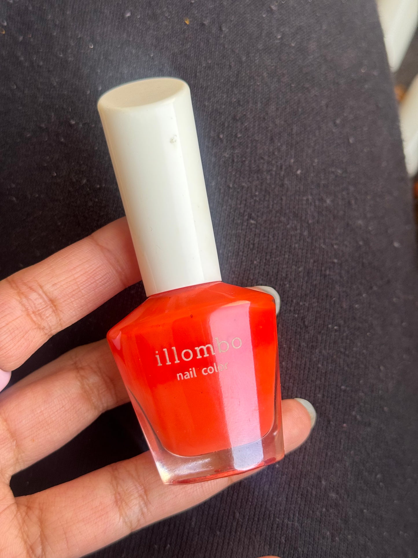 R13 illombo nail color