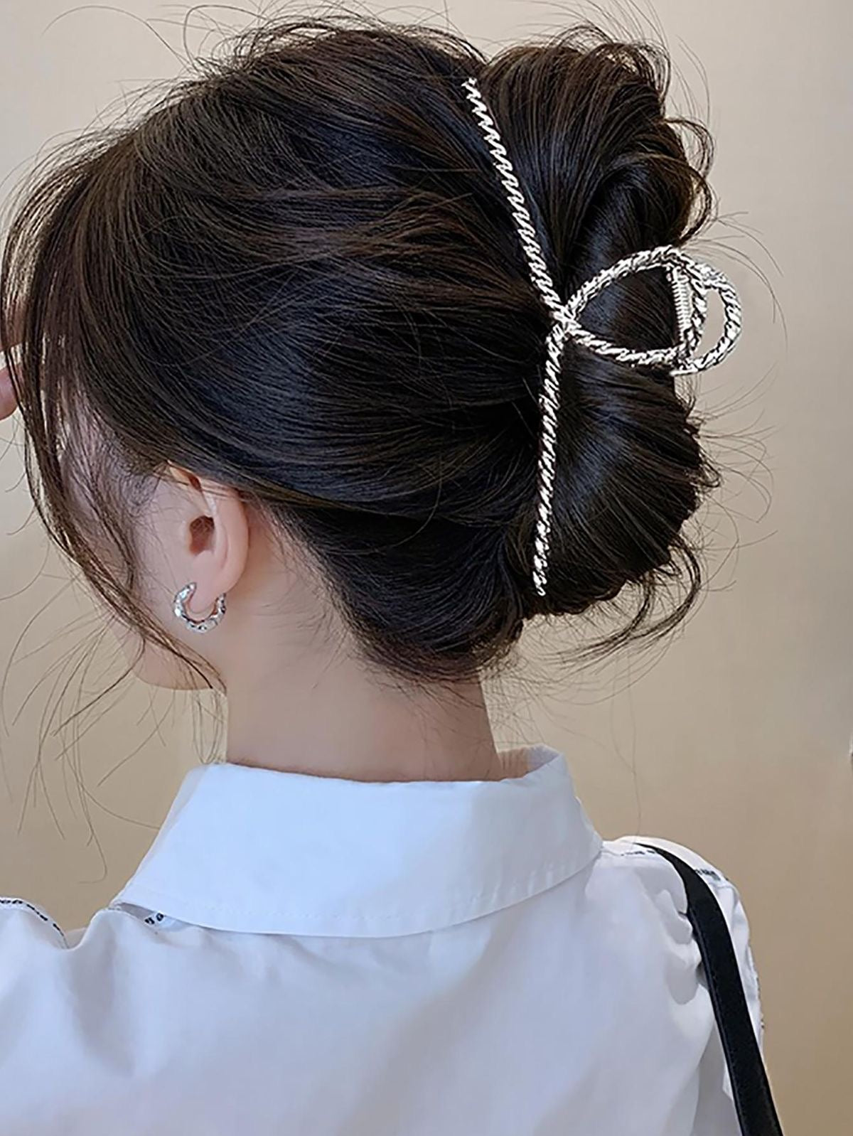 E25 SILVER TWISTED METAL HAIR CLAW
