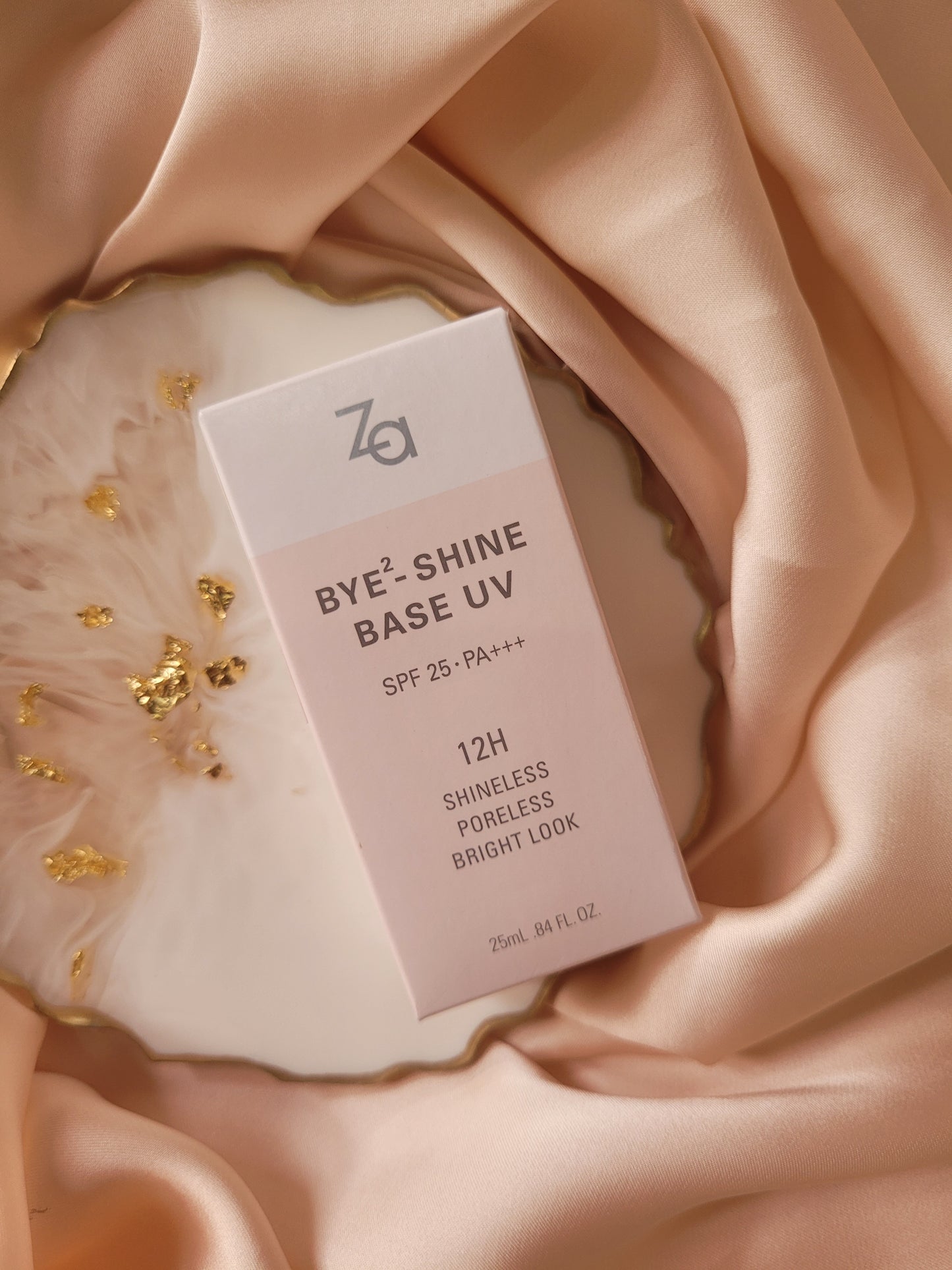 (D) ZA BASE BYE BYE SHINE PORE MINIMISING SUNSCREEN + PRIMER