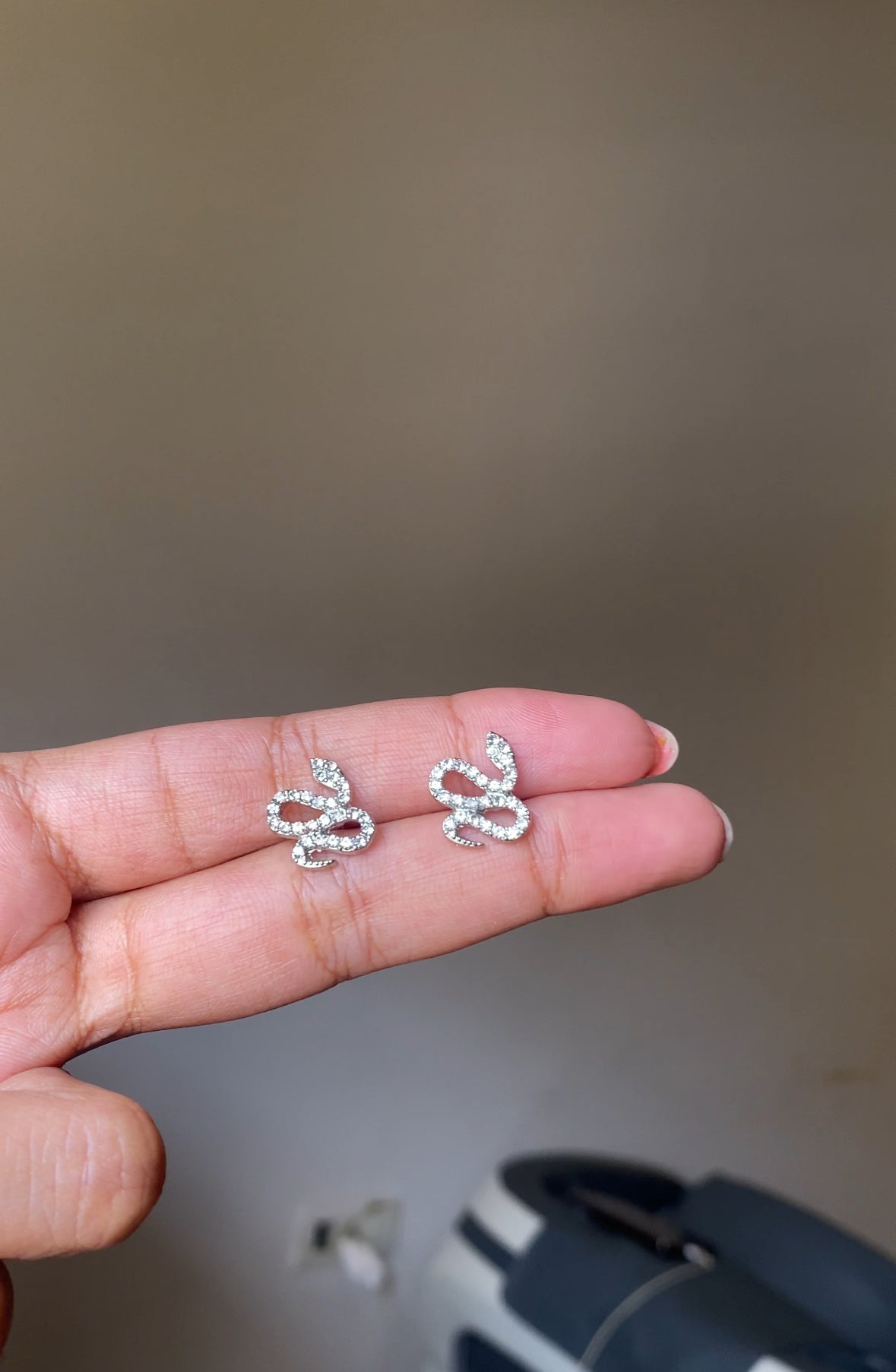 F95 SNAKE EAR STUDS