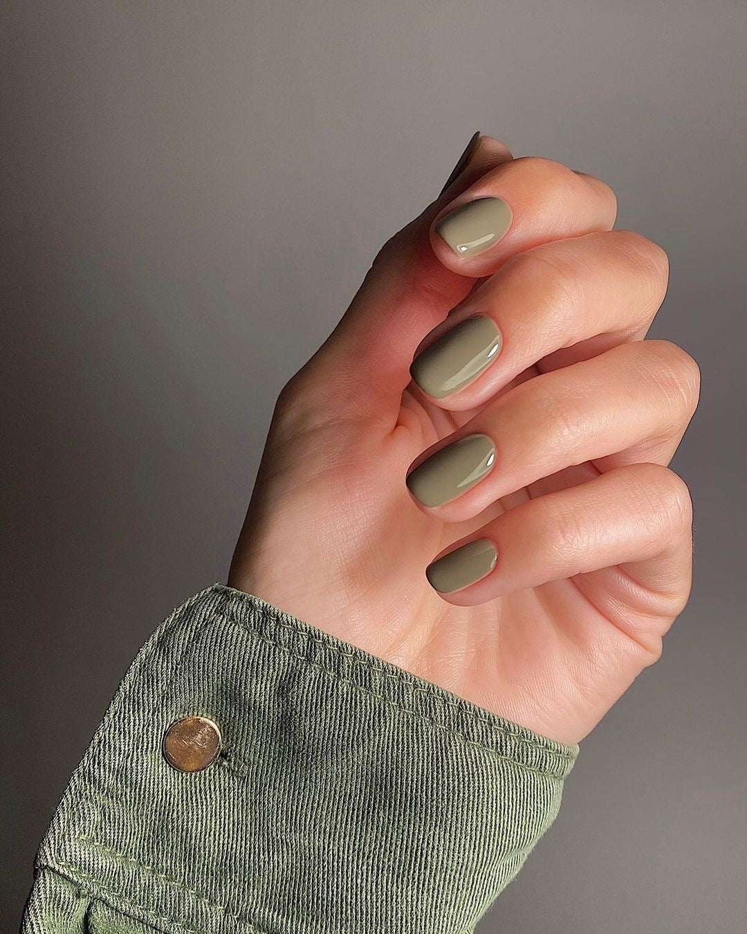 E163 GREEN NAIL COLOR