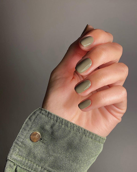 E163 GREEN NAIL COLOR