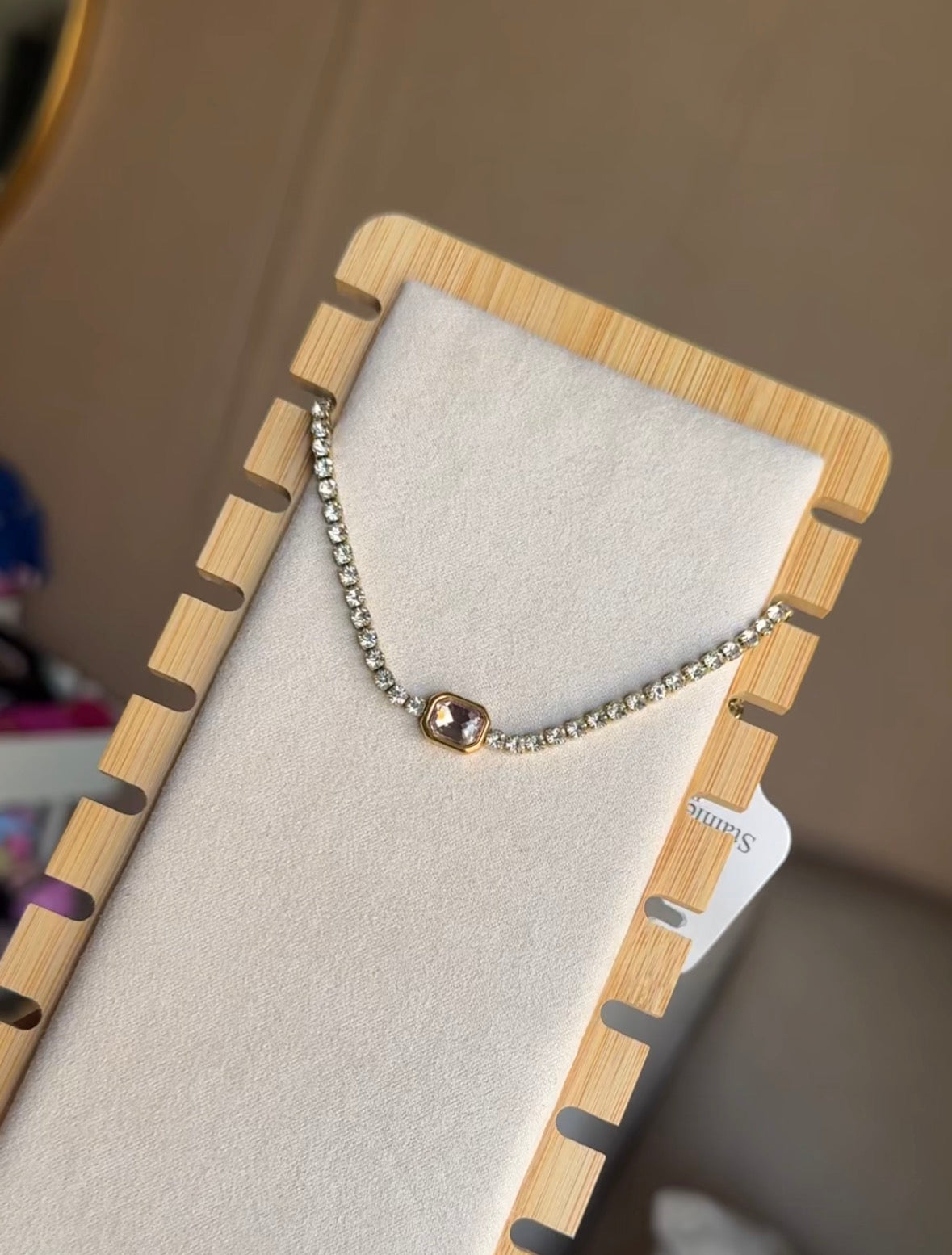 E200 PINK STONE BRACELET