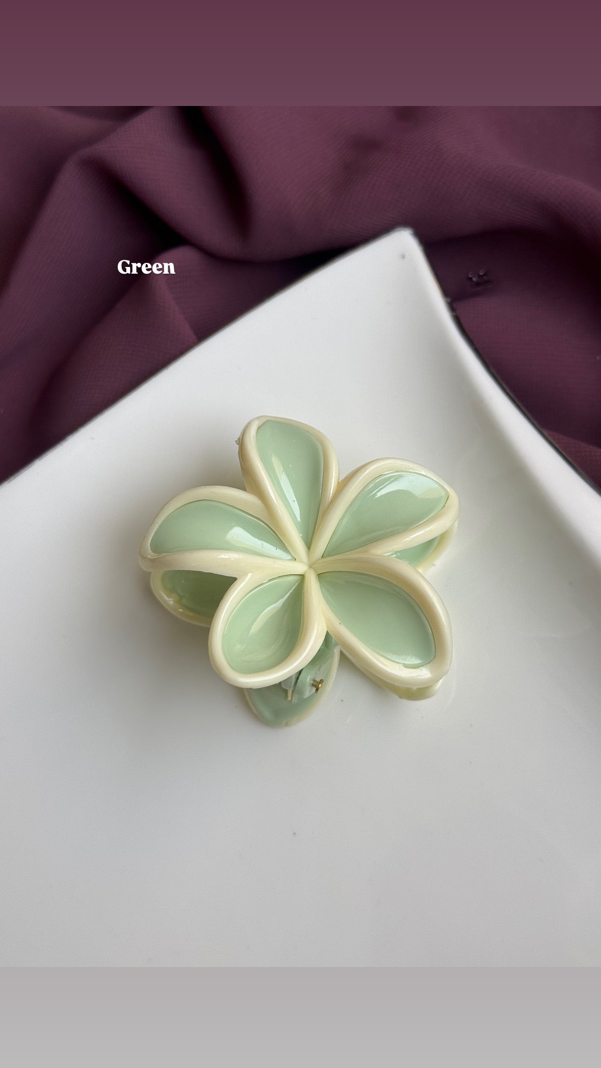 DAISY FLOWER HAIR CLAWS