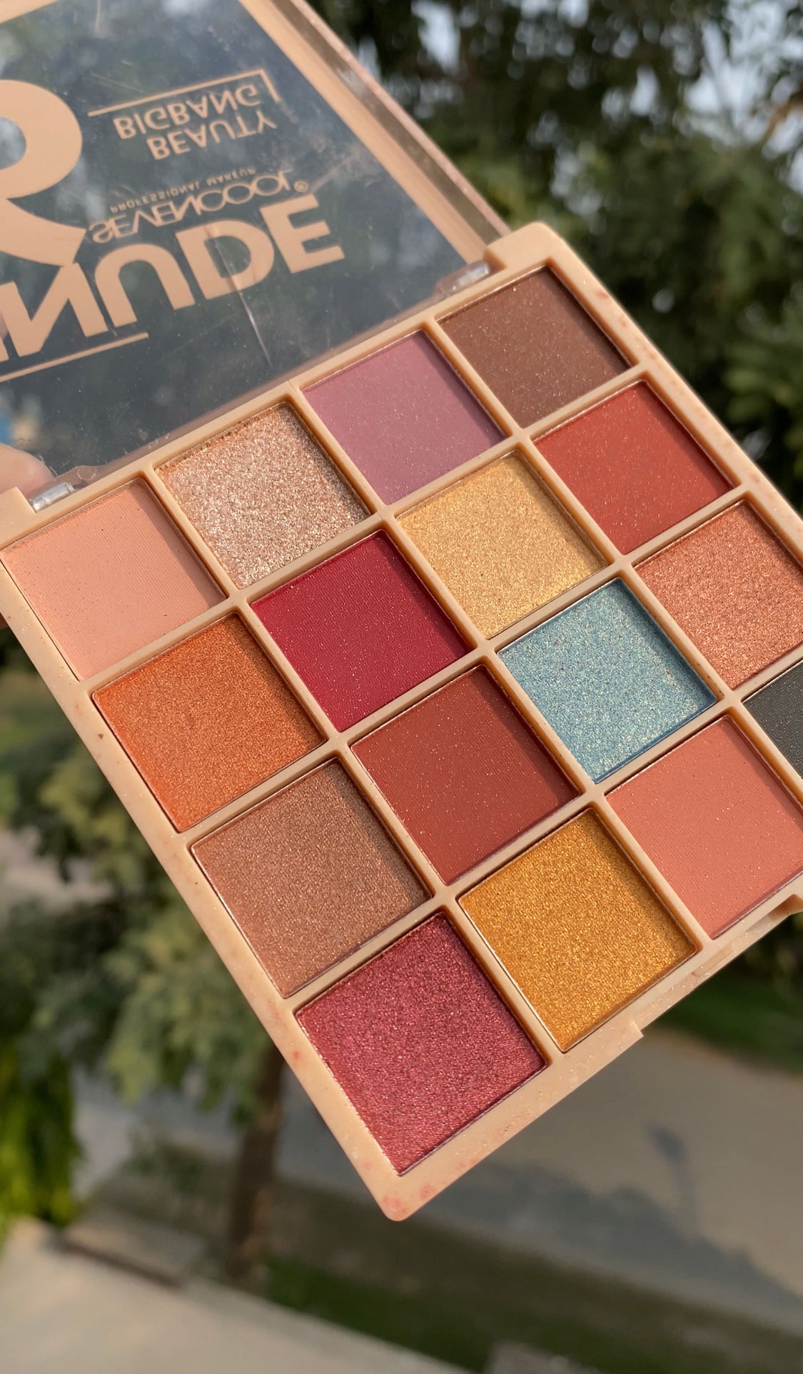 C1 SEVEN COOL EYESHADOW