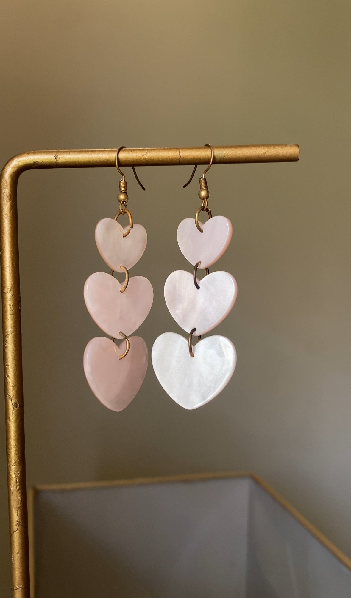 F93 HEART EARRINGS