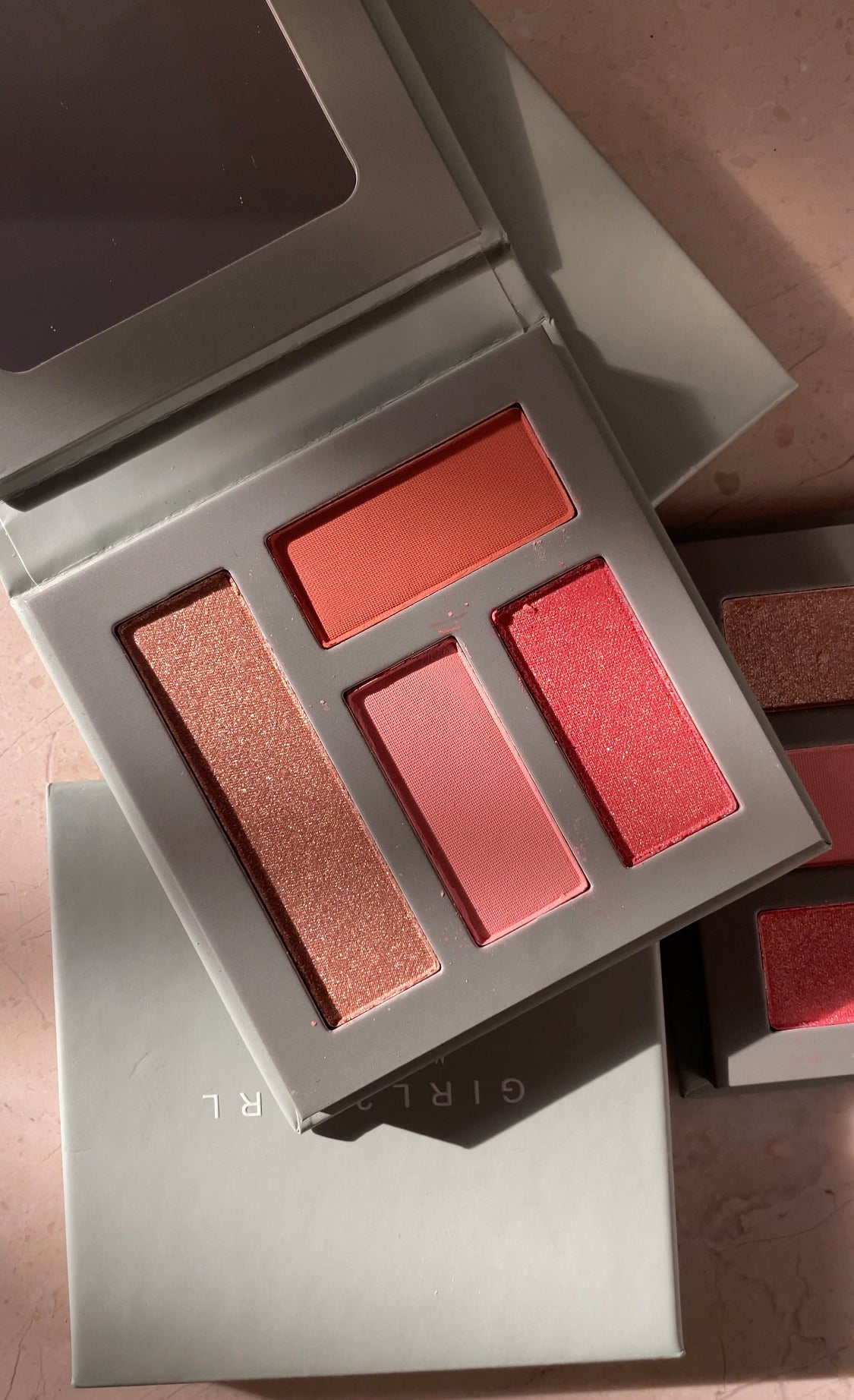 GIRL 2 GIRL BLUSH AND HIGHLIGHTER PALETTE