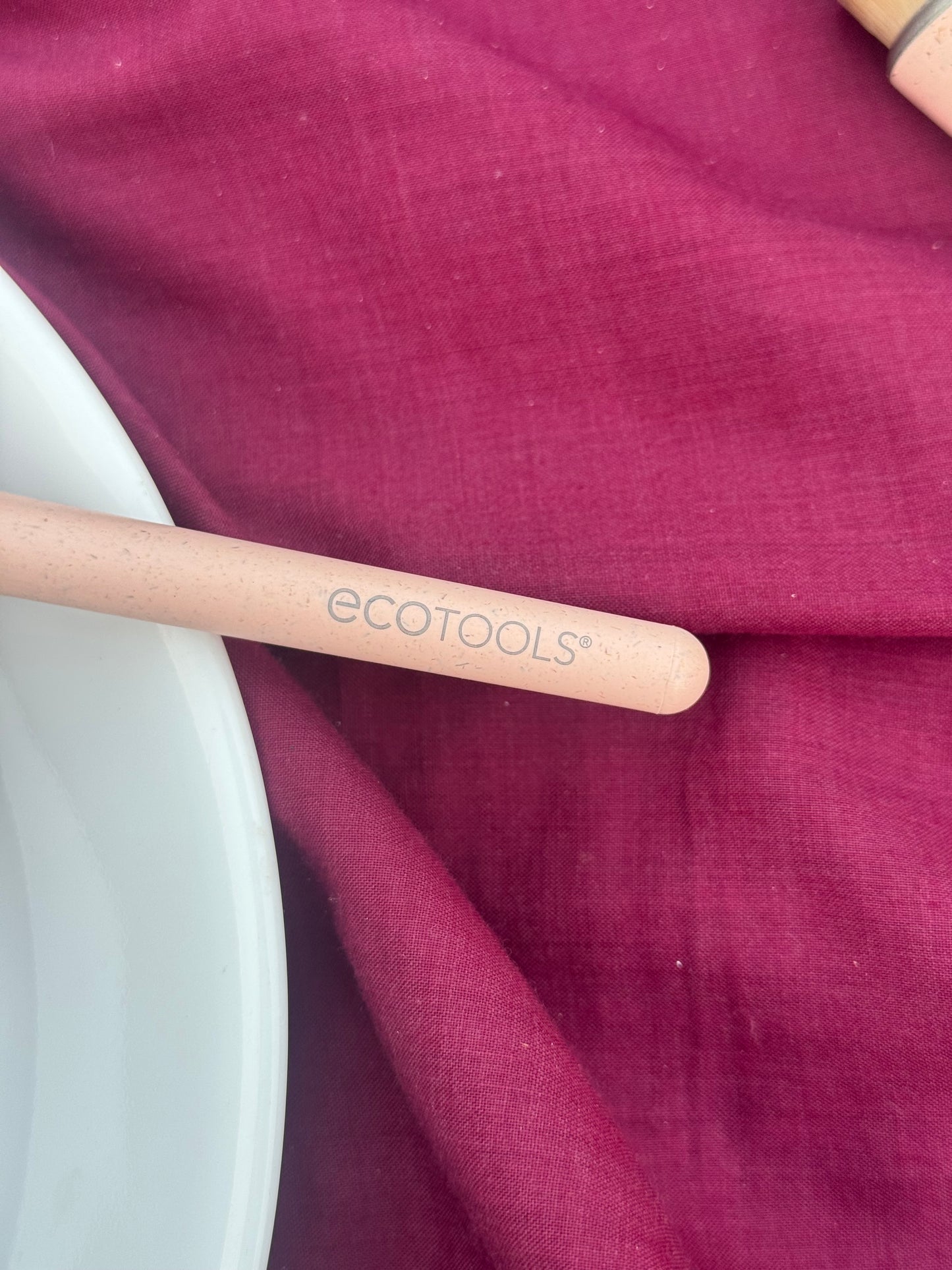 ECOTOOLS FANCY MEDIUM FOUNDATION BLENDING BRUSH