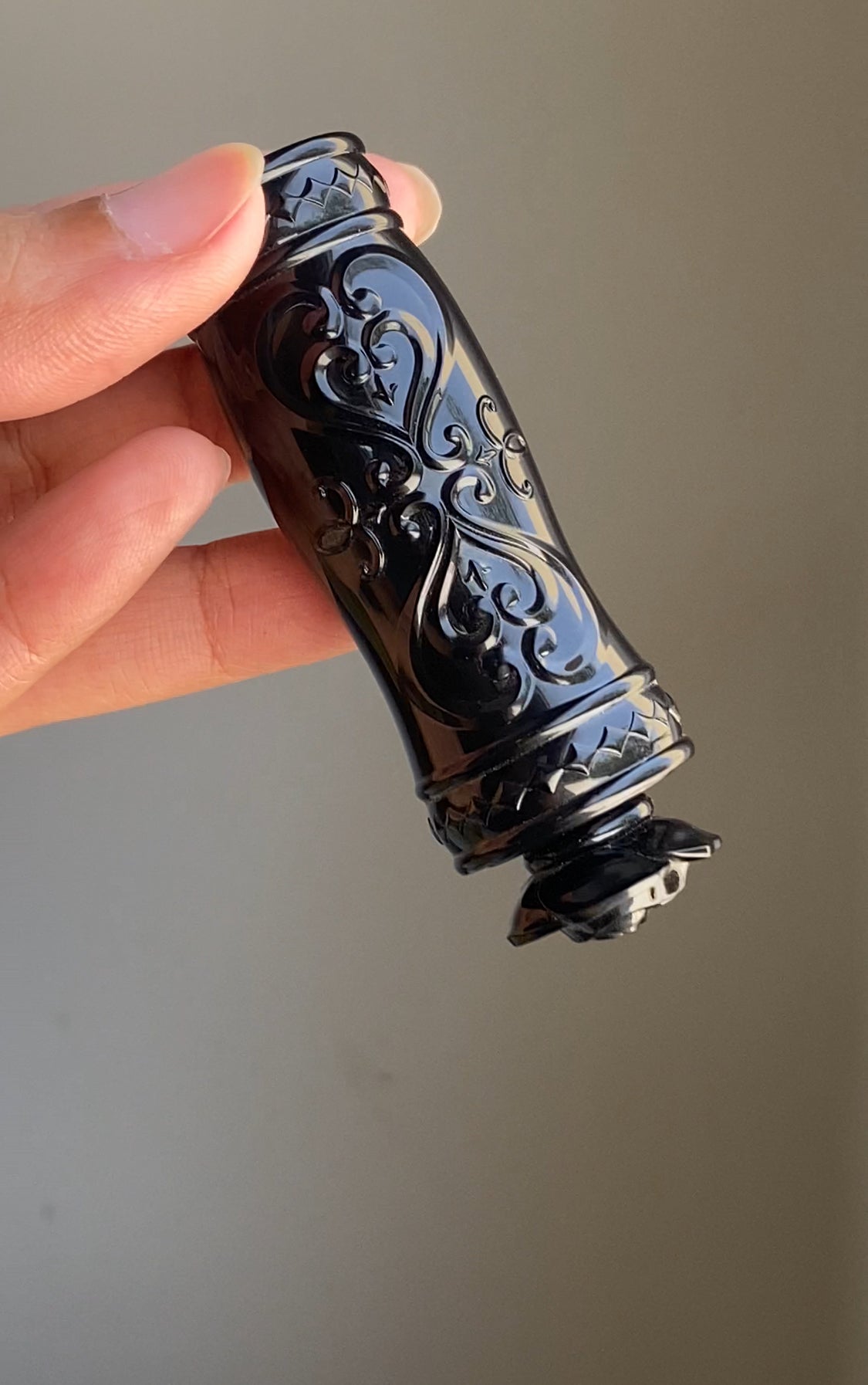 (E) 650 ANNA SUI SHINY LIPSTICK