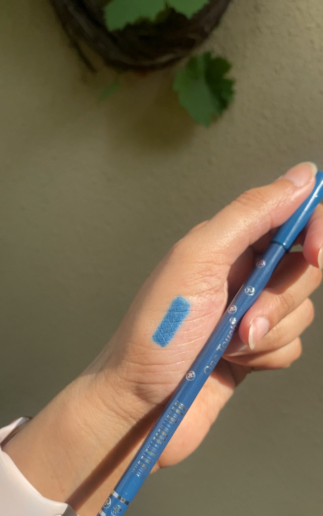 D BLUE ONE TOUCH EYELINER PENCIL