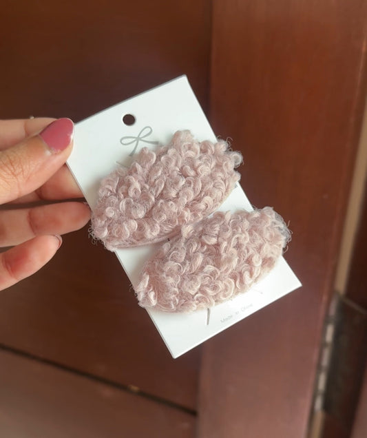 C105 WOOLEN HAIR PIN PAIR