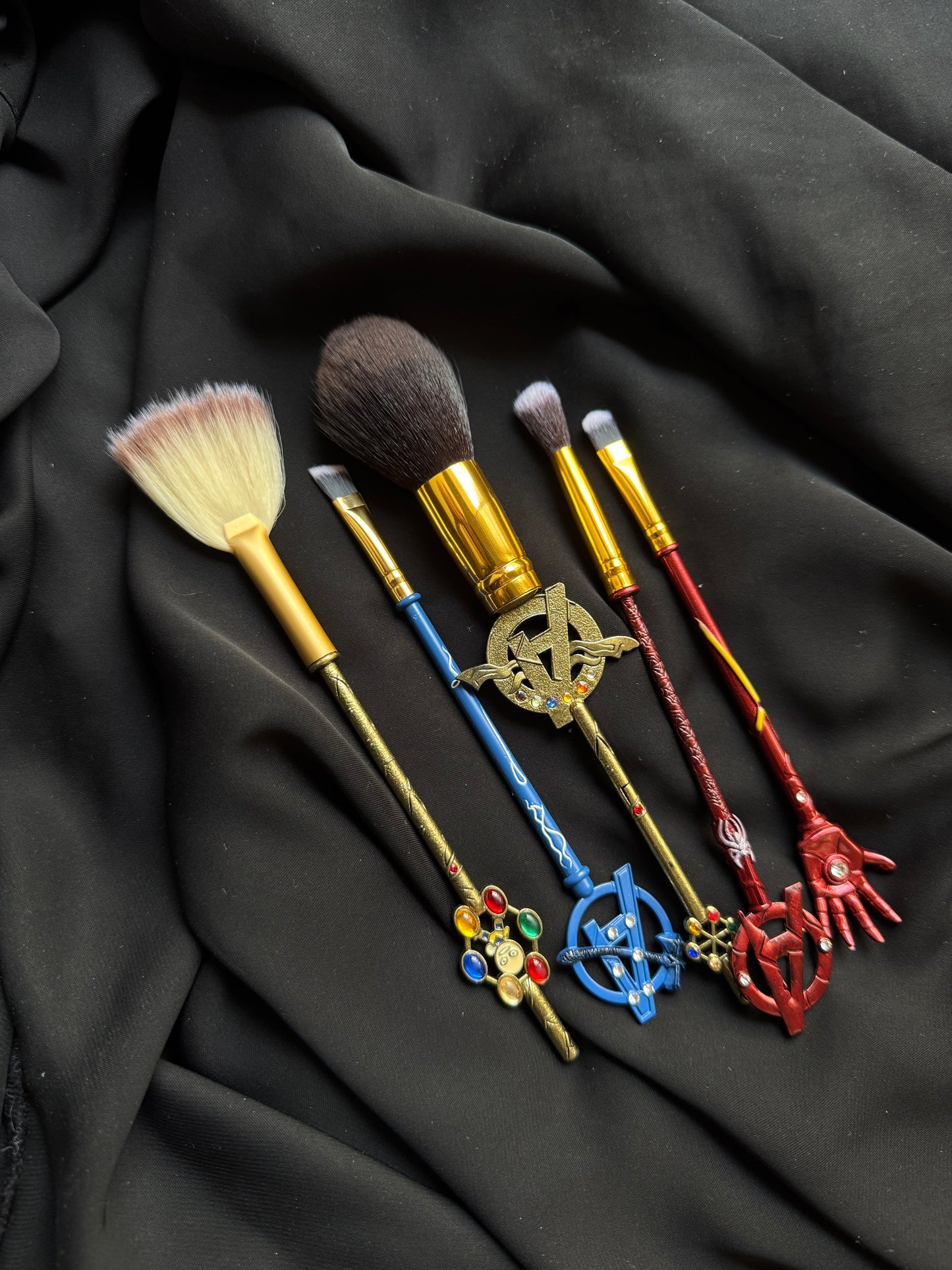 D38 AVENGERS METAL BRUSH SET