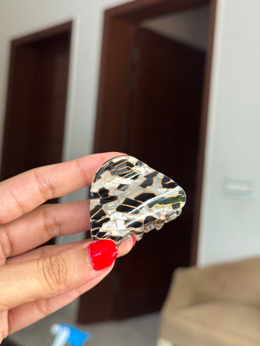 A6 RESIN HAIR CLAW