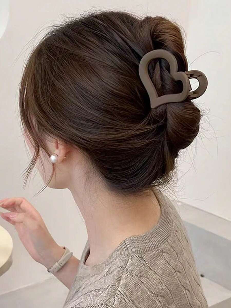 MATTE FINISH HEART SHAPED CLAW CLIPS