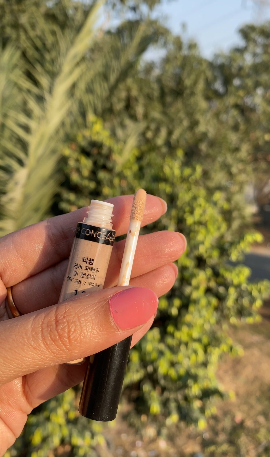 THE UBUB TIP CONCEALER WITH SUNSCREEN