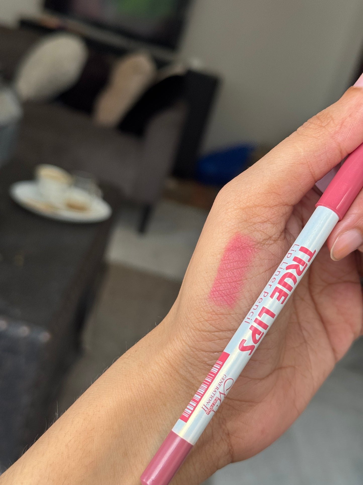 C170 TRUE LIPS LIP LINER (PINK)