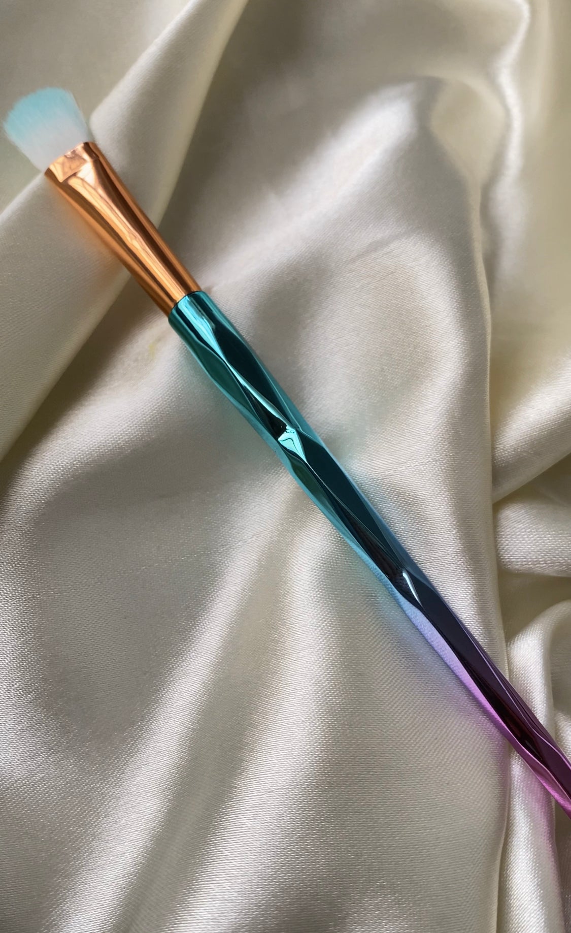 BB MERMAID EYESHADOW BRUSH