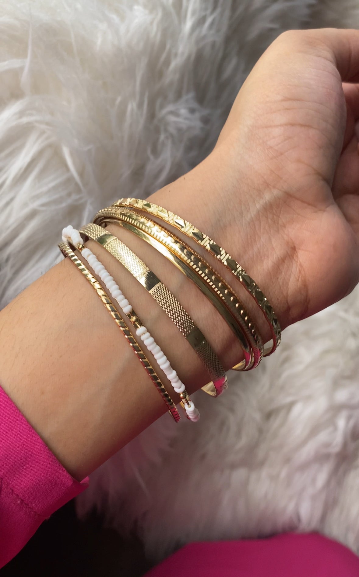 F17 GOLDEN AND WHITE BANGLES SET