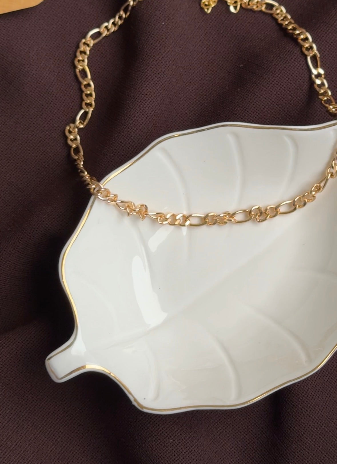 E146 CHOKER NECKLACE