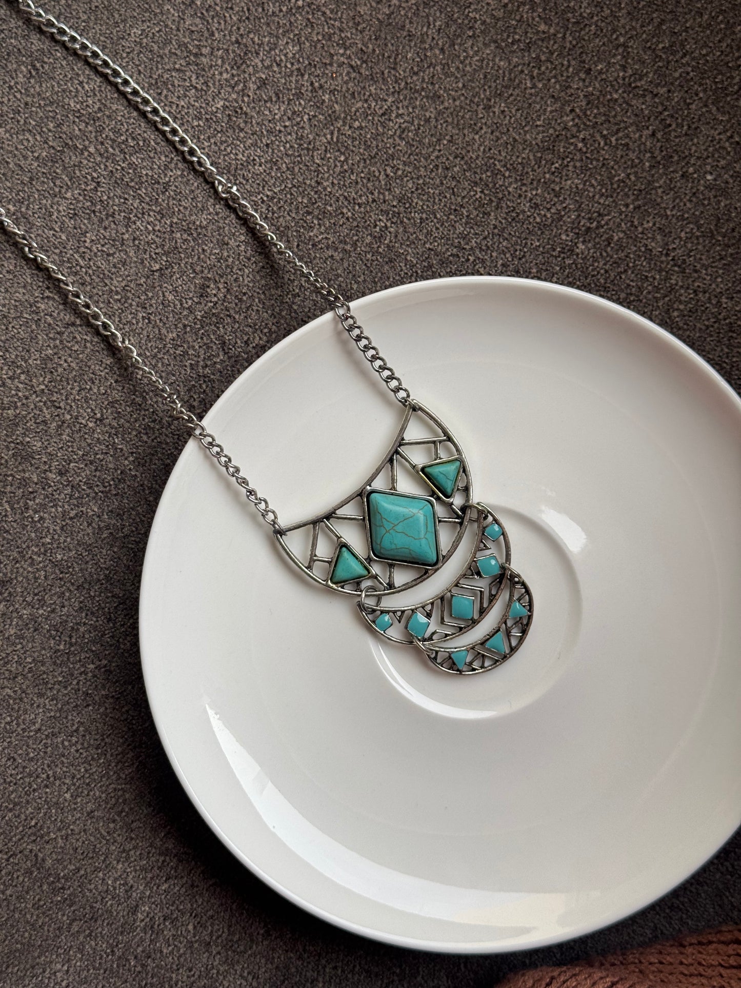 B222 LONG CHAIN BOHEMIAN NECKLACE