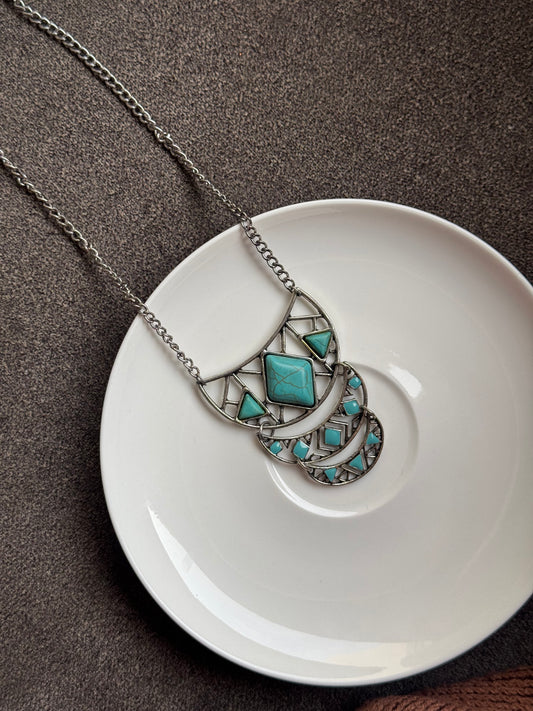 B222 LONG CHAIN BOHEMIAN NECKLACE