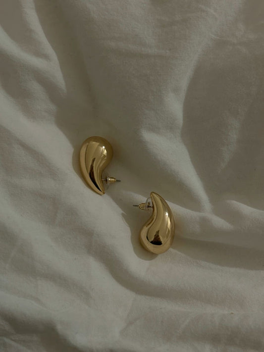 GOLDEN TEAR DROP EAR STUDS / EARRINGS