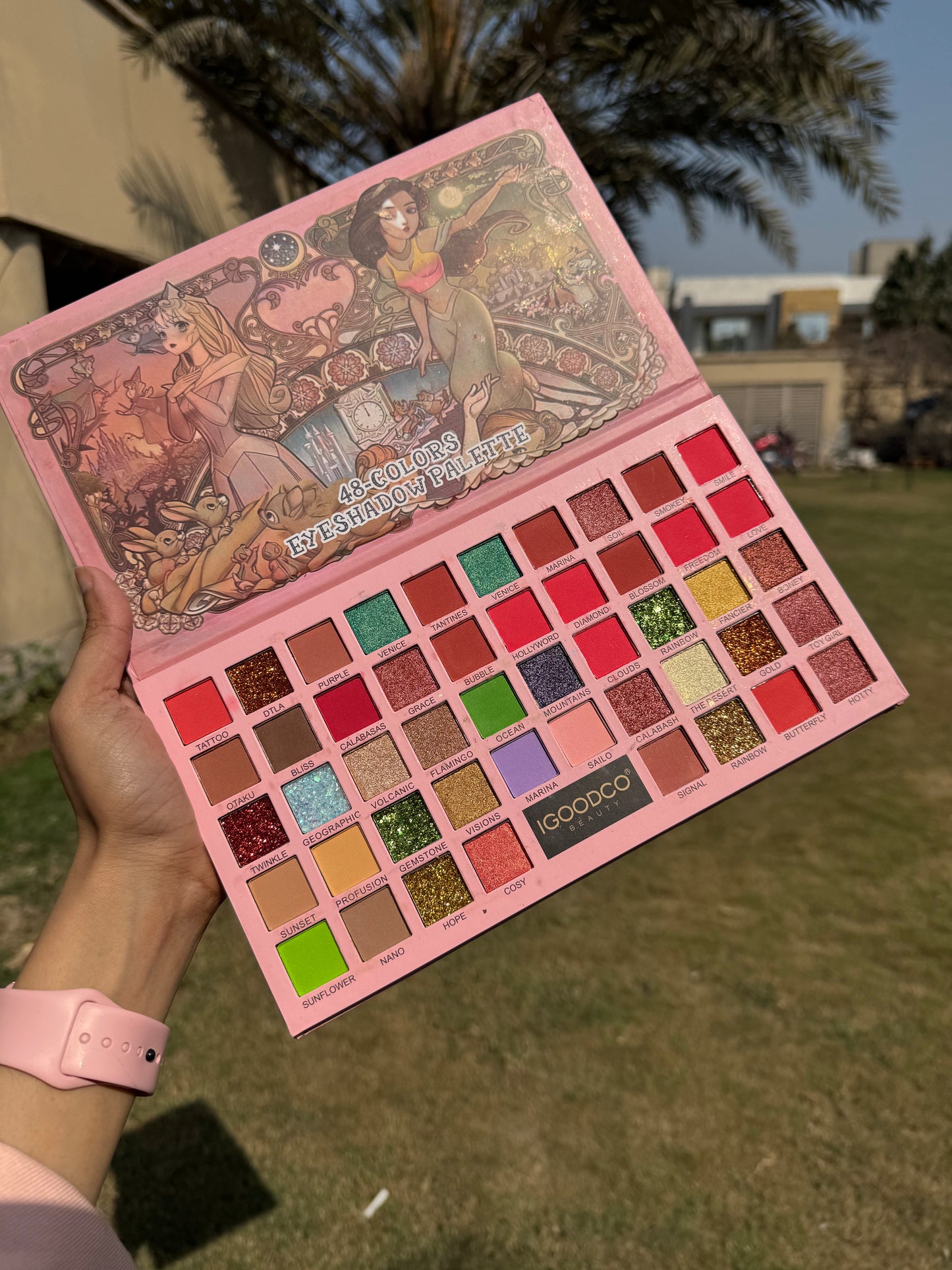 11 MERMAID GLITTER EYESHADOW PALETTE