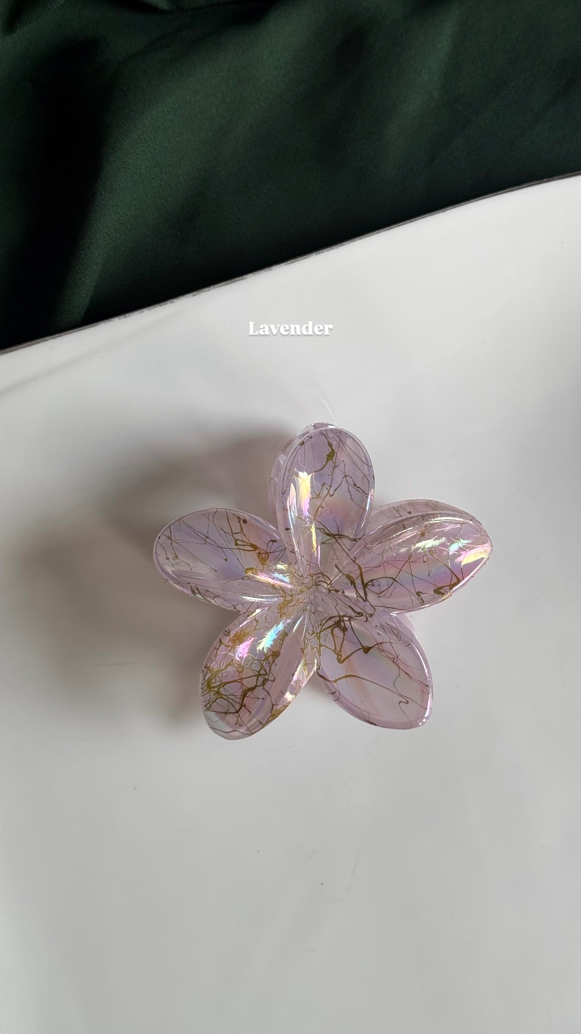 ACRYLIC FLOWER HAIR CLAW