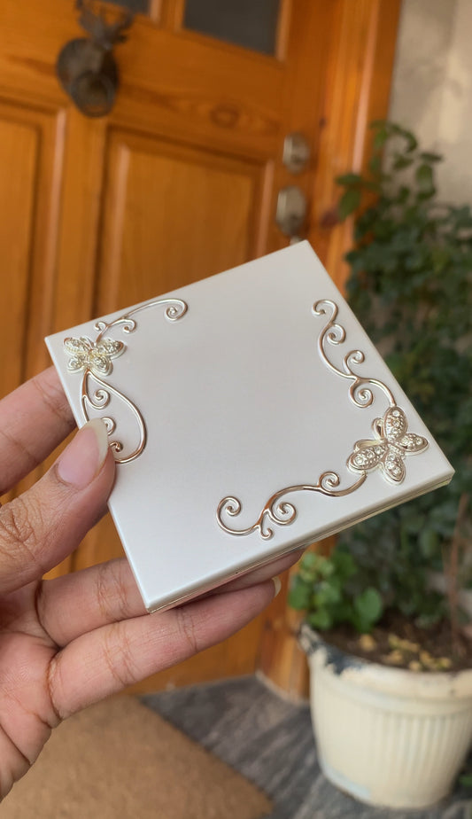 POCKET MIRROR WITH A GIFT BOX